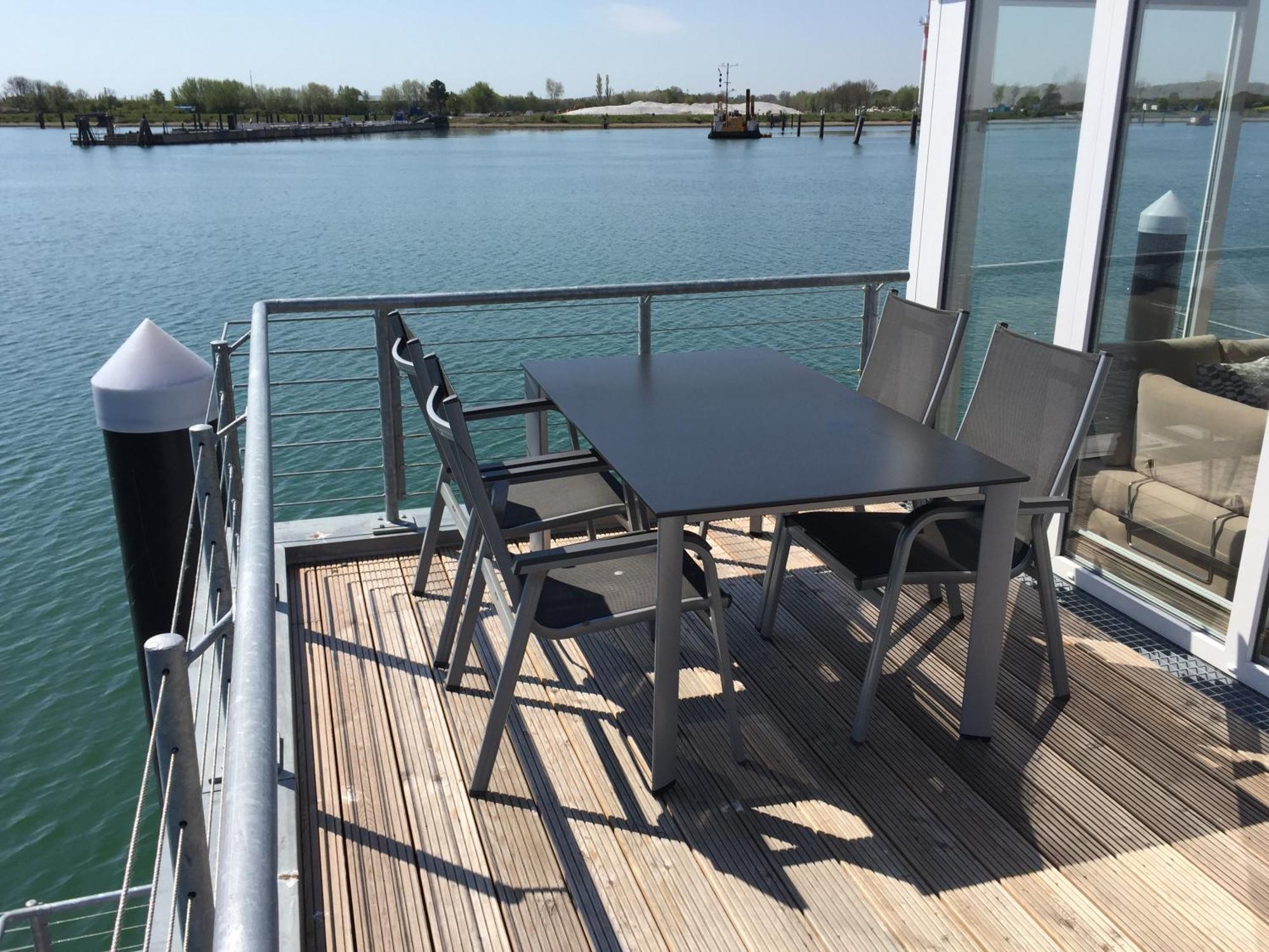 Schwimmendes Ferienhaus Antares One By Seeblick Ferien Oro, Rundum Wasser, Sauna Olpenitz Luaran gambar