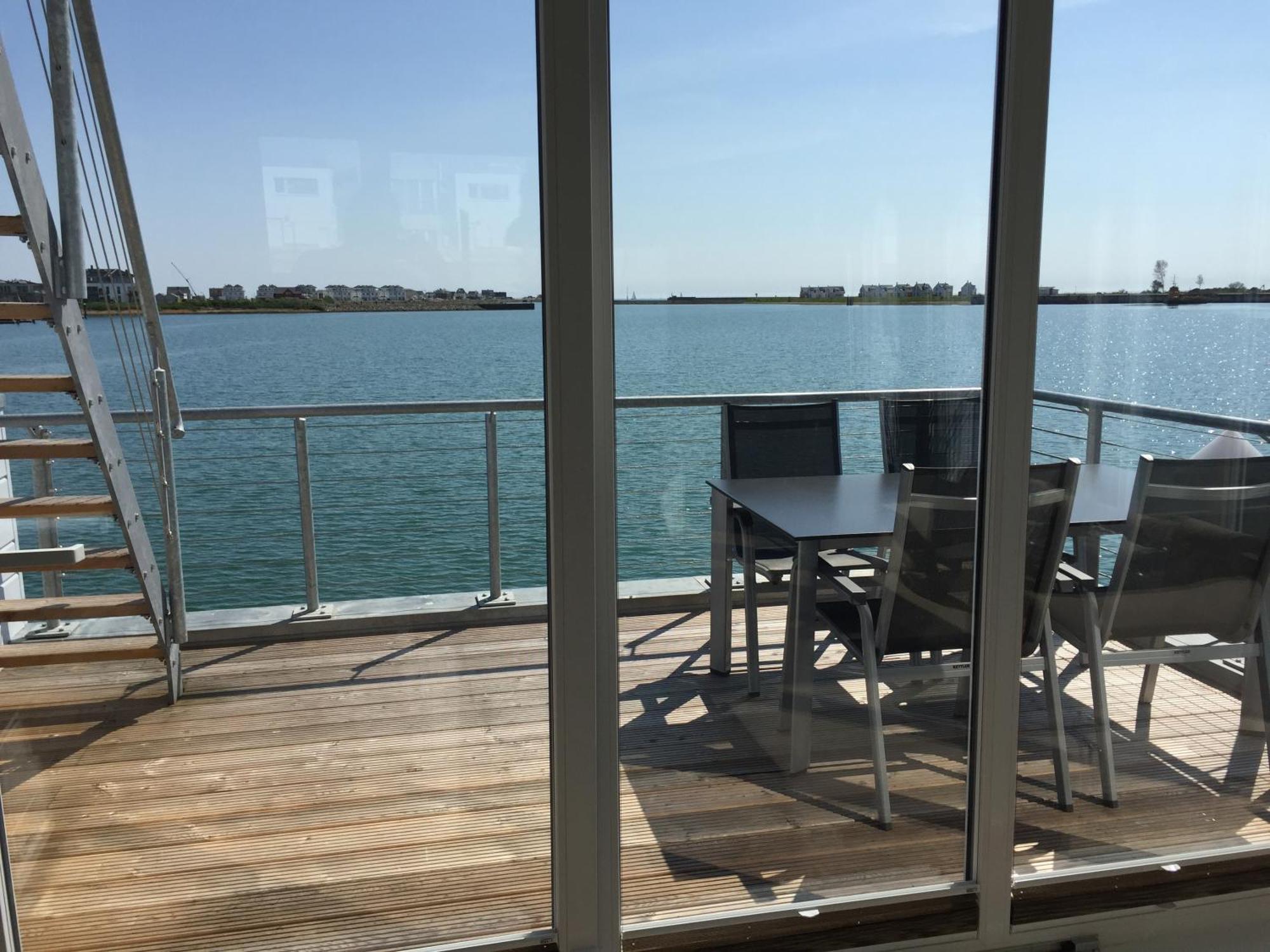 Schwimmendes Ferienhaus Antares One By Seeblick Ferien Oro, Rundum Wasser, Sauna Olpenitz Luaran gambar