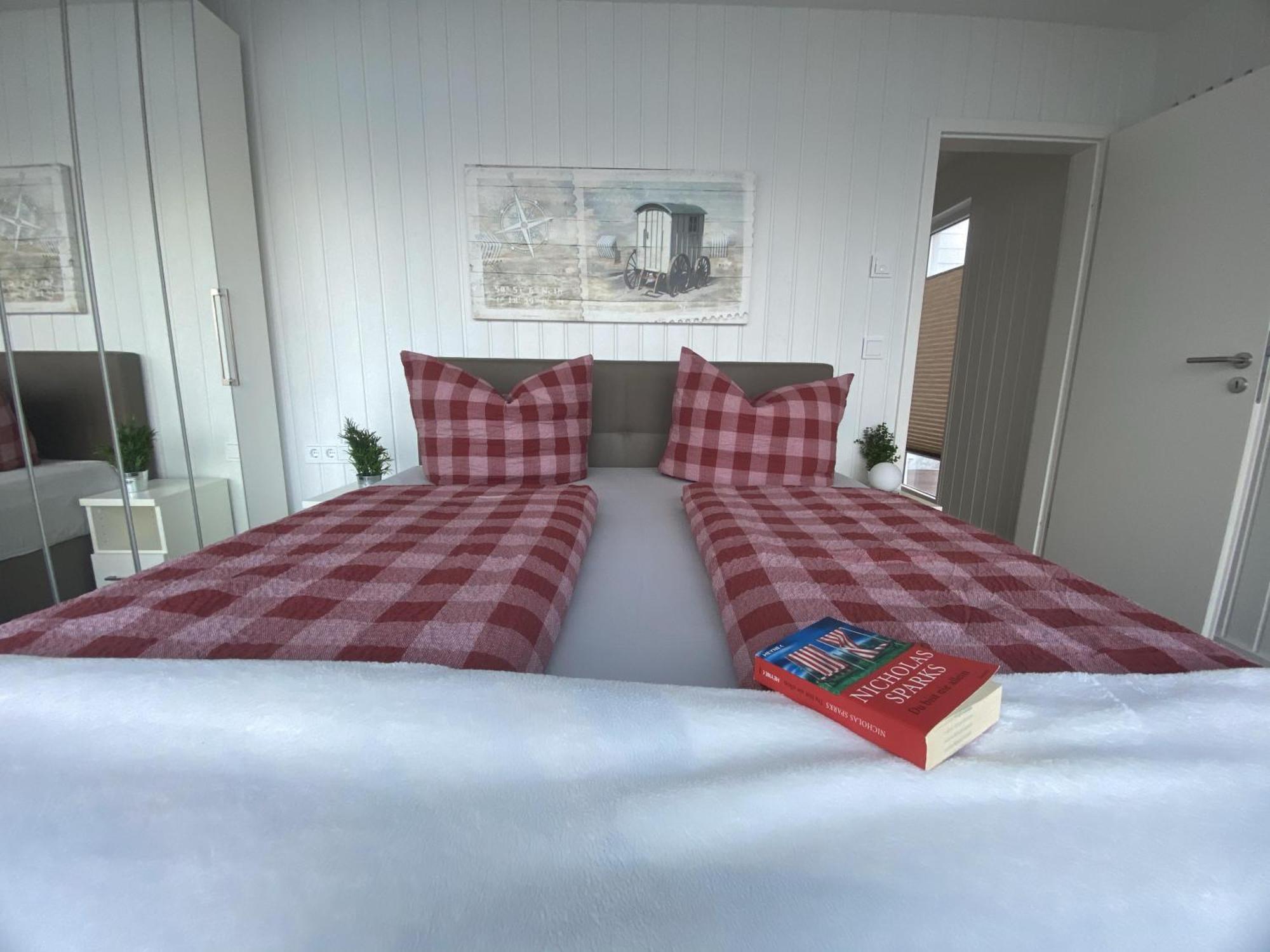 Schwimmendes Ferienhaus Antares One By Seeblick Ferien Oro, Rundum Wasser, Sauna Olpenitz Luaran gambar